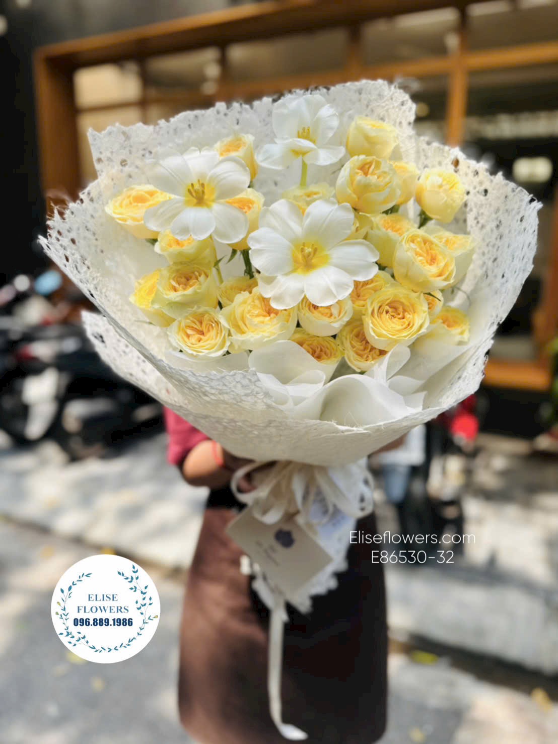 Bó hoa 20/10. Hoa tặng bạn gái xinh xắn tại Ba Đình. Giao hoa tận nơi
