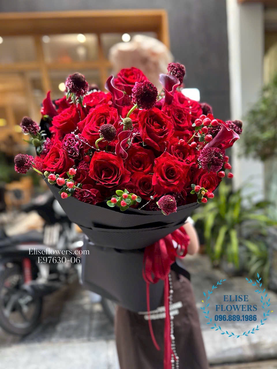 Bó hoa tặng người yêu ở Cầu Giấy sang trọng. Hoa tặng người yêu đẹp ở Cầu Giấy, Hà Nội