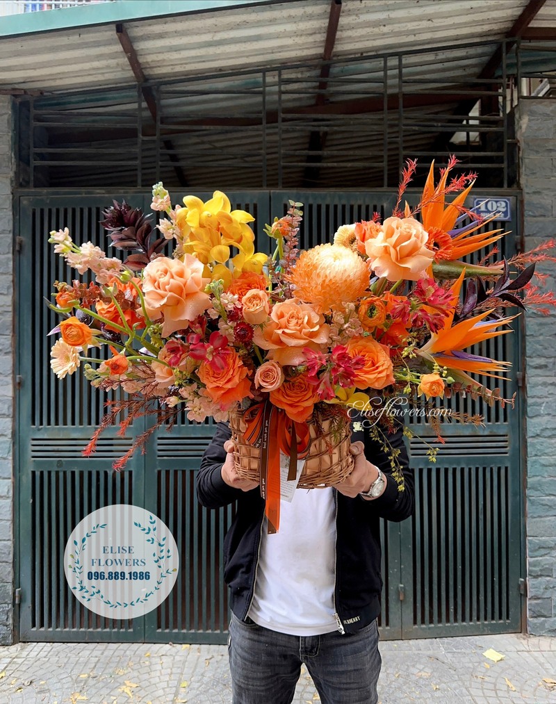 Lẵng hoa tặng sếp Nam đẹp  ở Hà Nội. Hoa tặng sinh nhật sếp nam ở Hà Nội. Elise Flowers