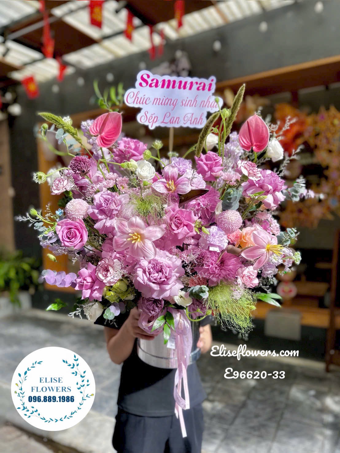 Hoa tươi tặng sếp 20/11. Đặt mua lẵng hoa cao cấp tặng sếp ở Hà Nội