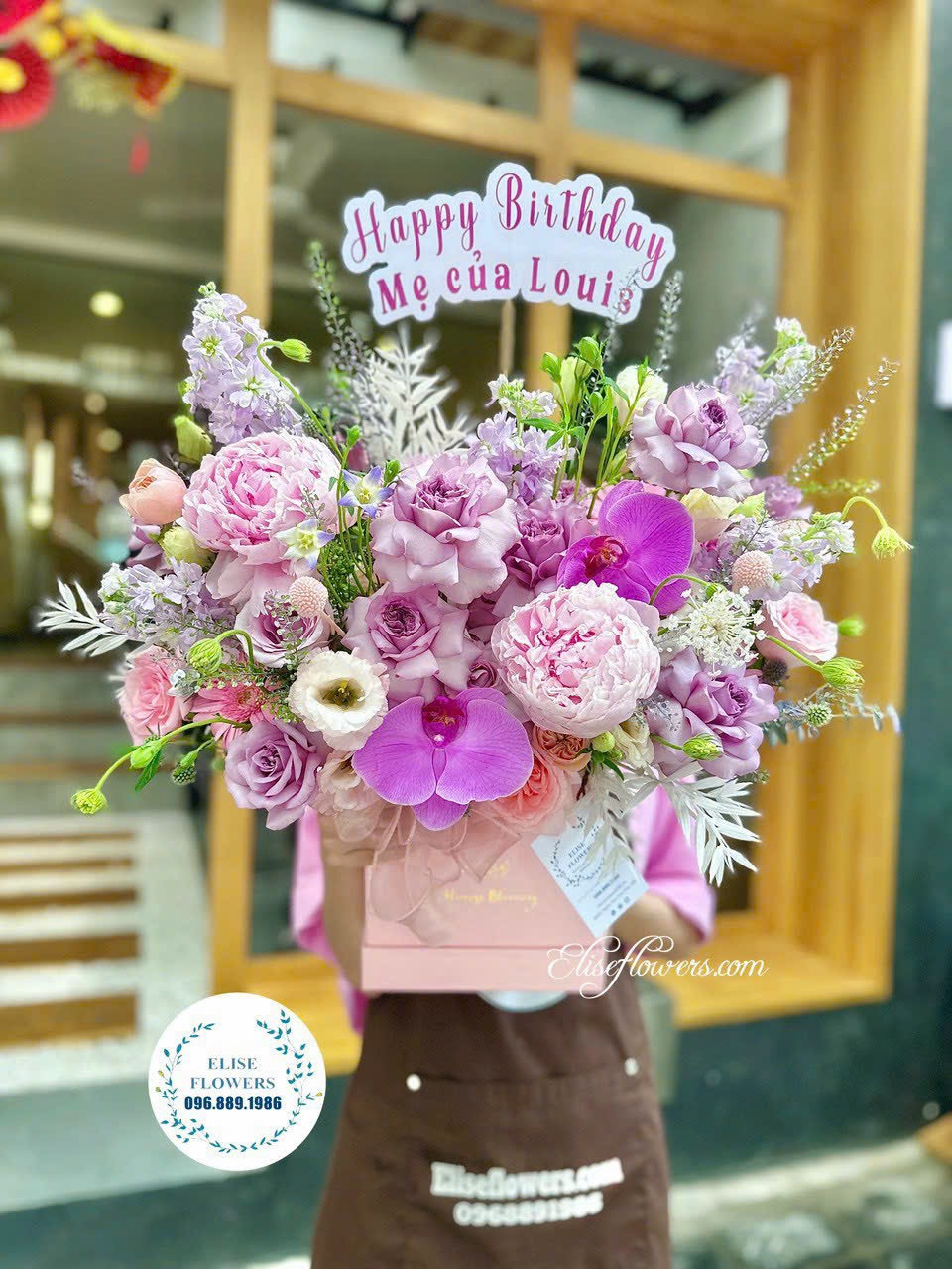 Dat-mua-hop-hoa-chuc-mung-sinh-nhat-dep-o-Cau-Giay-Mua-hoa-sinh-nhat-quan-Ca-Giay