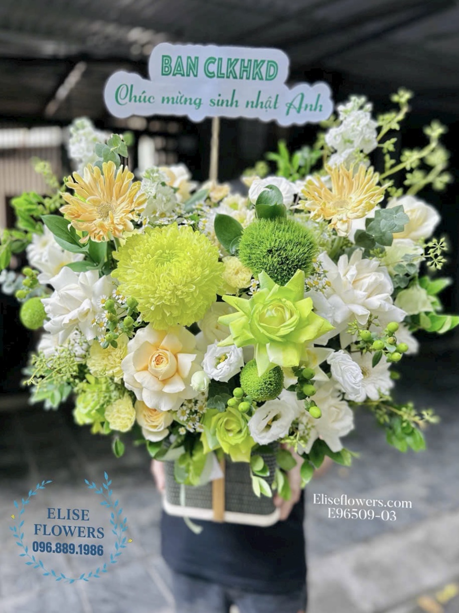 Hoa tặng sinh nhật Sếp nam đẹp, sang trọng tại Eliseflowers. 