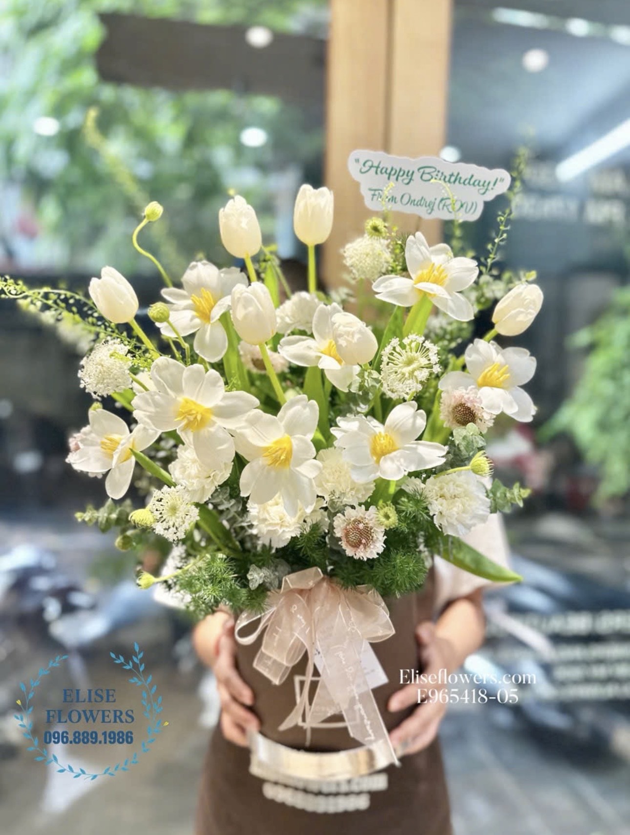 Hoa tulip Hà Nội. Món quà sinh nhật cao cấp ý nghĩa tặng sếp ở Hà Nội- Shop hoa tulip Hà Nội