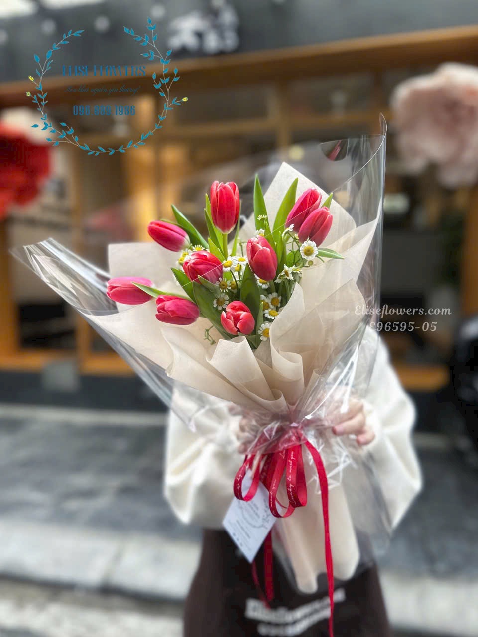 bó hoa tulip đỏ ở Đống Đa - Điện hoa tươi giao nhanh Elise Flowers.