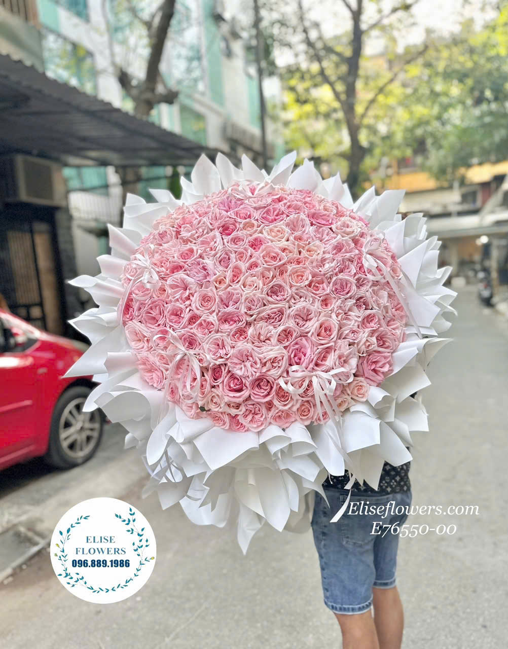 Bó hoa khổng lồ kiểu công chúa ở Hà Nội. Ngọt ngào, dễ thương. Bó hoa 1000 bông ở Hà Nội. Elise Flowers.