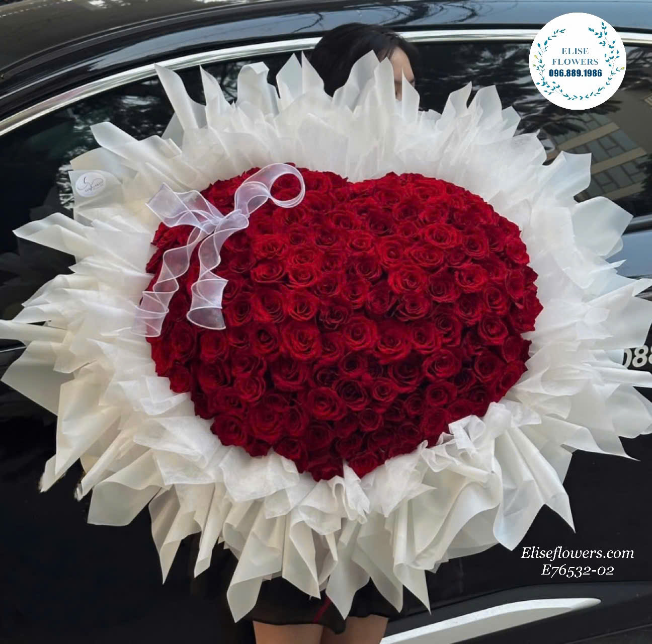 Hoa tặng valentine: Bó hoa hồng đỏ trái tim tặng valentine. Bó hoa hồng đỏ trái tim 99 bông, 100 bông tặng vợ, bạn gái dịp valentine 14/2.