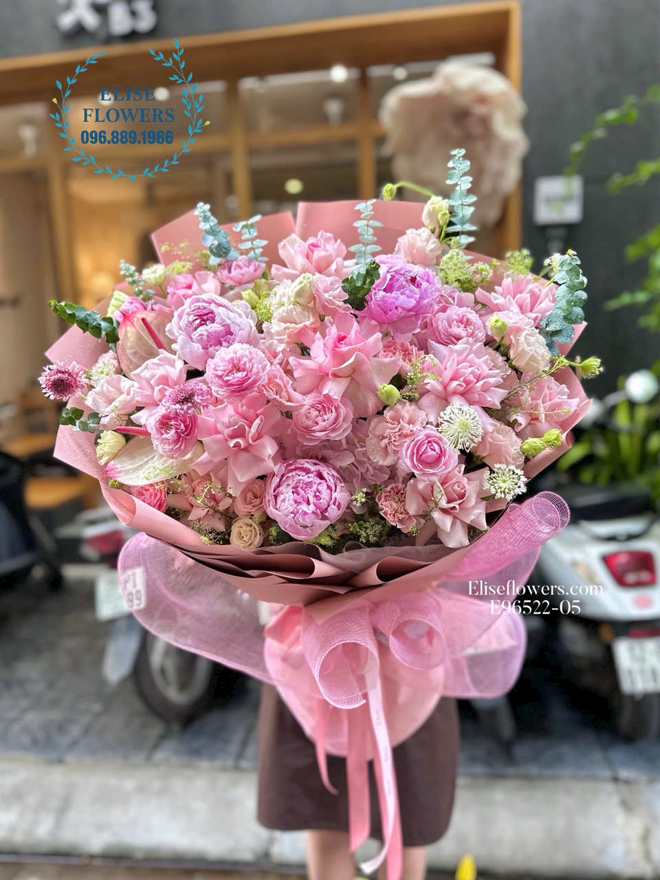 hoa xin lỗi. bó hoa tone hồng dỗ người yêu đẹp, tinh tế. Eliseflowers