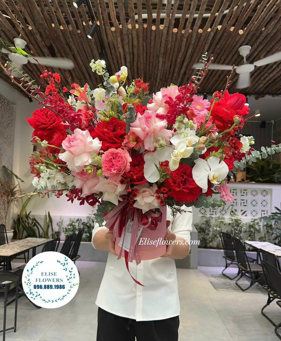 Hộp hoa tươi chúc mừng sinh nhật sếp. Hộp hoa sinh nhật cao cấp tại Hà Nội
