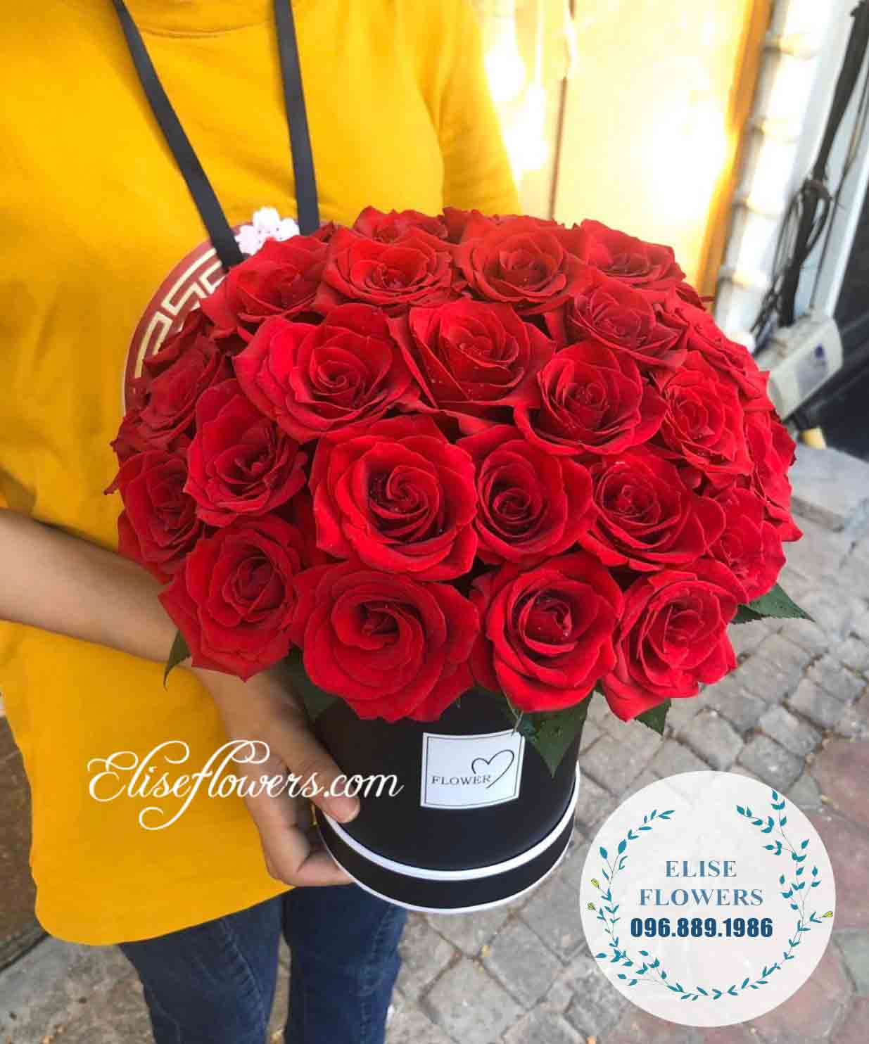 Hộp hoa hồng đỏ 30 bông | Hộp hoa tình yêu siêu lãng mạn | Hoa Valentines, 14/2, 8/3,... | Điện hoa Valentines đẹp tại quận Hoàn Kiếm - Hà Nội 