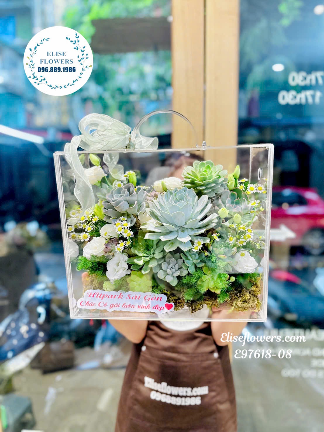 Hoa sen đá. Hộp hoa mica sen đá ý nghĩa ở Hà Đông. 