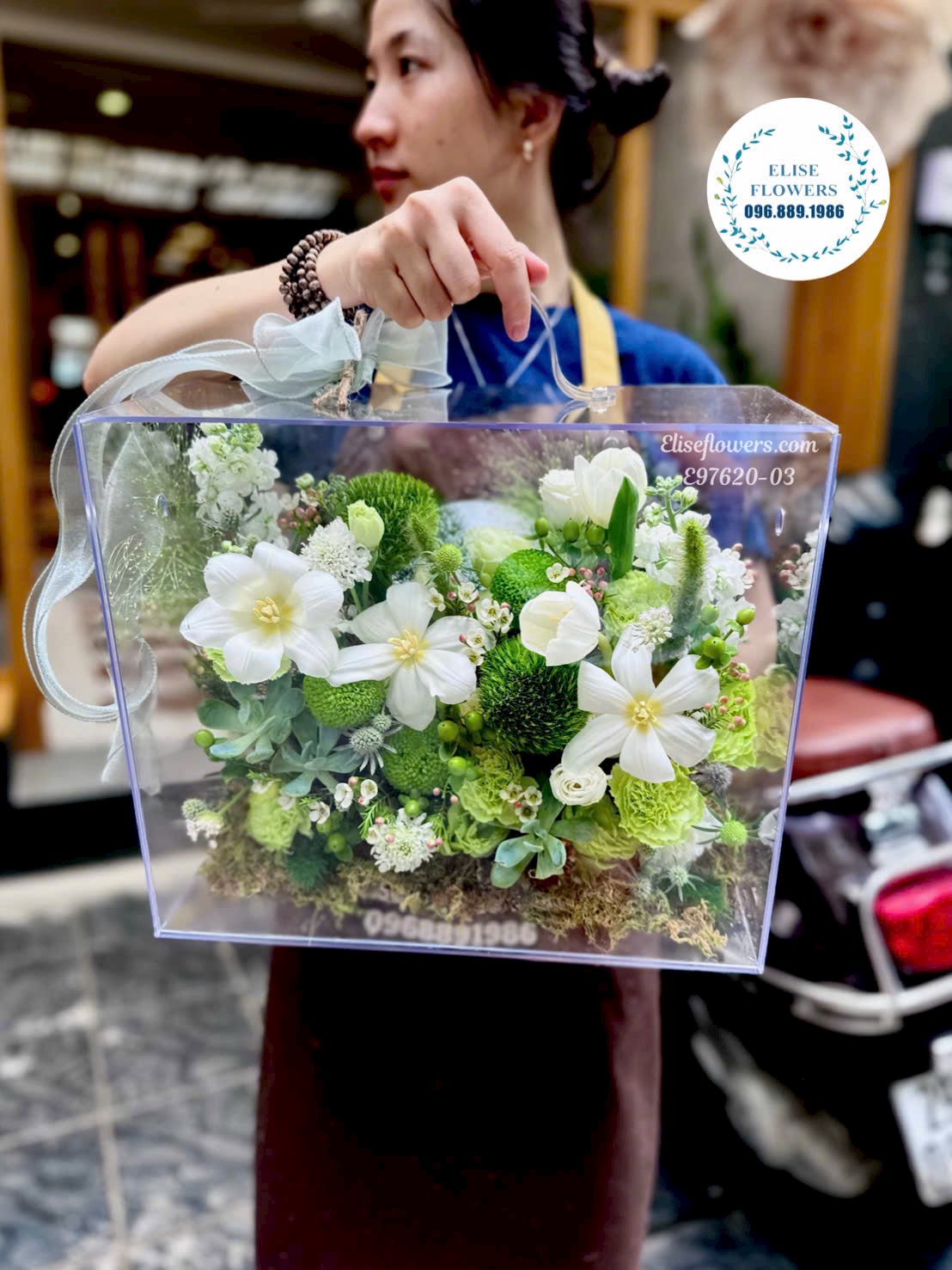 Hộp hoa Mica tặng sinh nhật Mẹ yêu ở Tây Hồ. Điện hoa Hầ Nội Eliseflowers