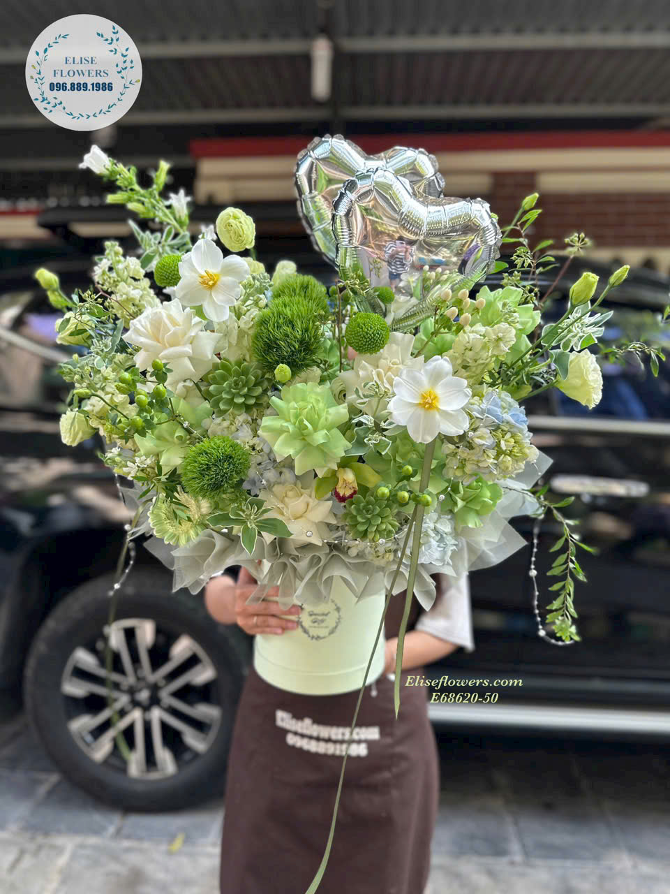 Mua hộp hoa sinh nhật sếp ở Hà Nội. Dịch vụ đặt hoa sinh nhật sếp online