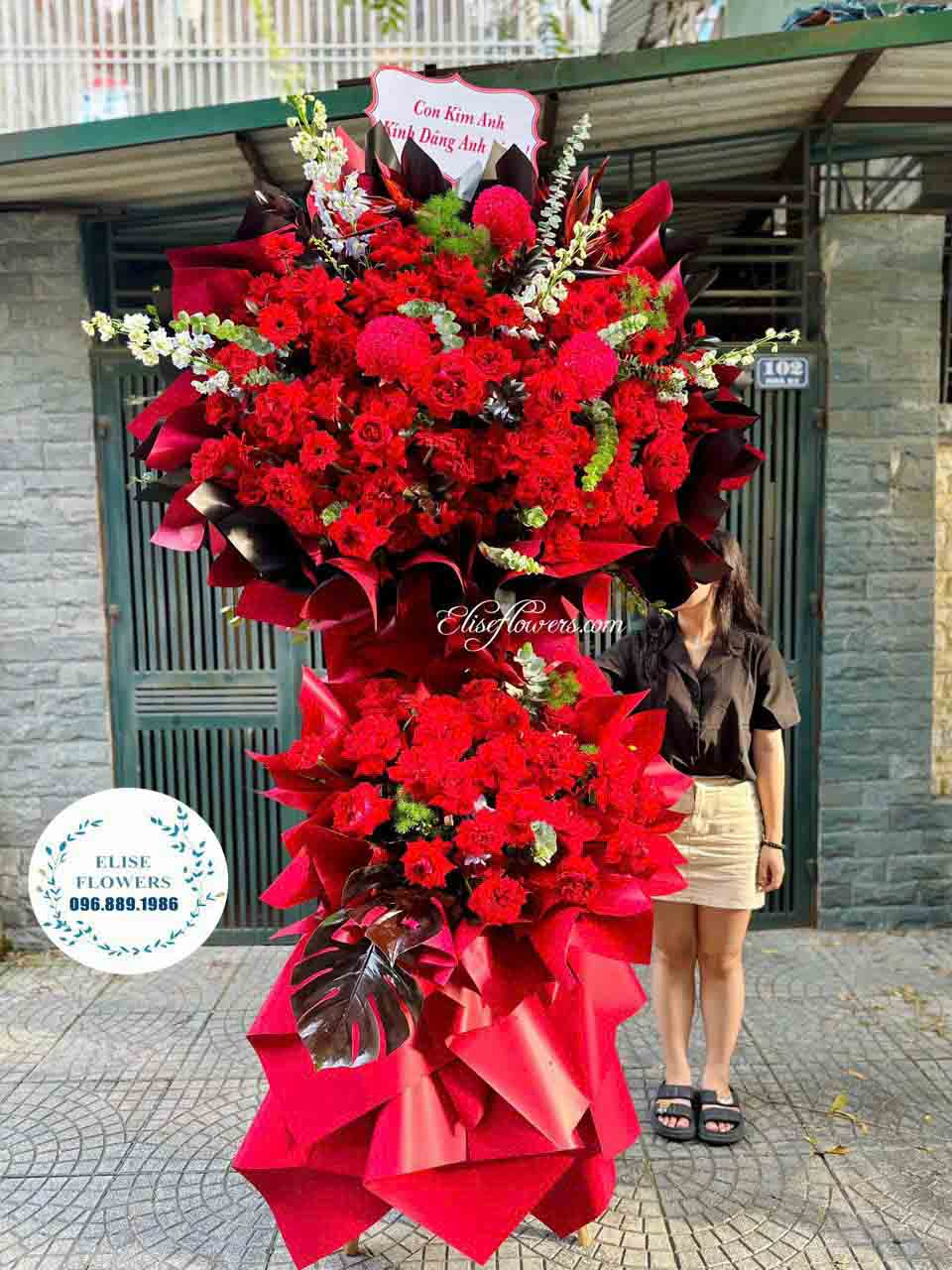 Kệ hoa chúc mừng màu đỏ khổng lồ | Kệ hoa chúc mừng cao cấp tại quận Cầu Giấy Hà Nội 