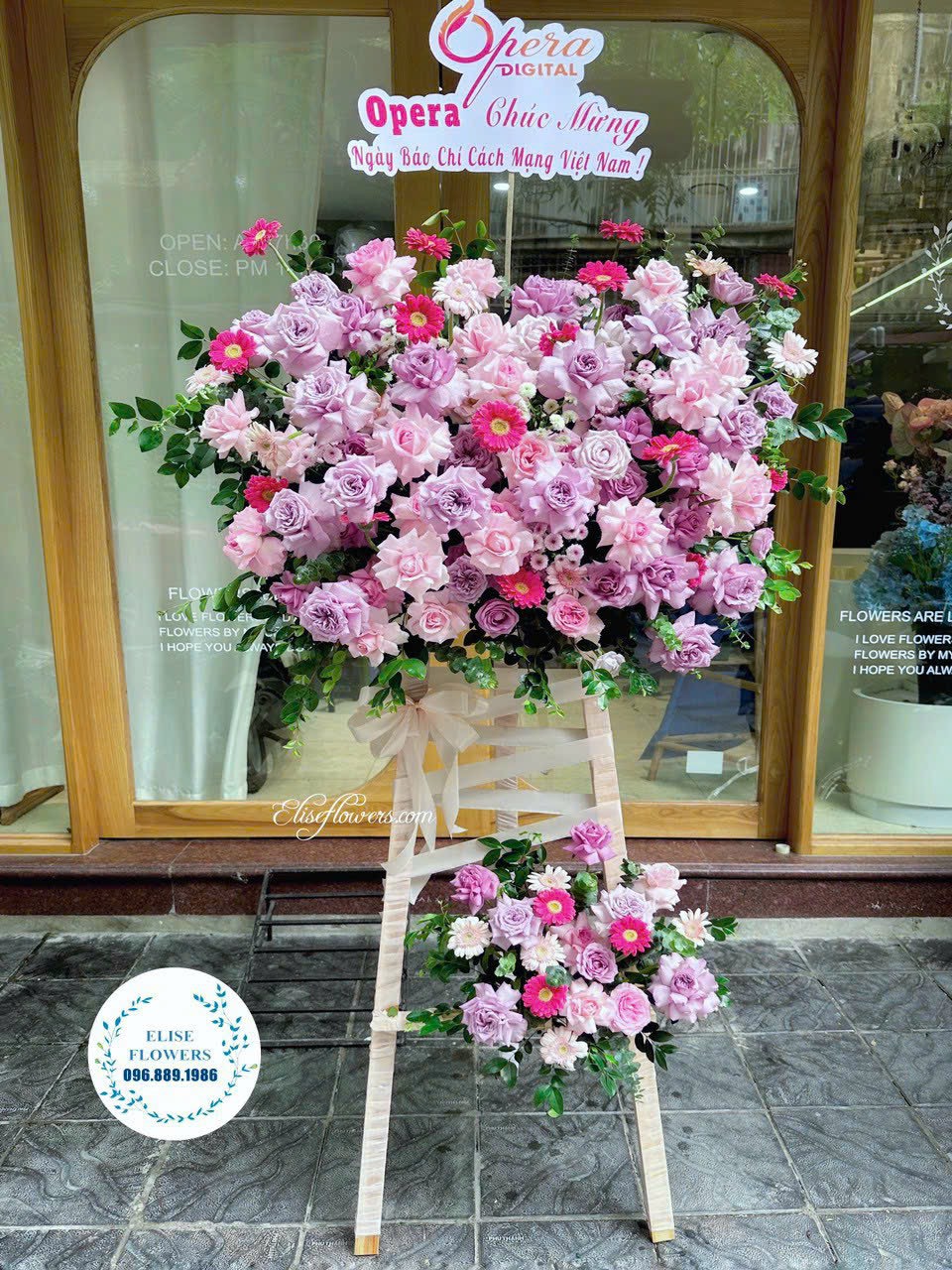 Dat-mua-hoa-chuc-mung-ky-niem-thanh-lap-cong-ty-tai-quan-Hoang-Mai-Hoa-ky-niem-thanh-lap-cong-ty-quan-Hoang-Mai