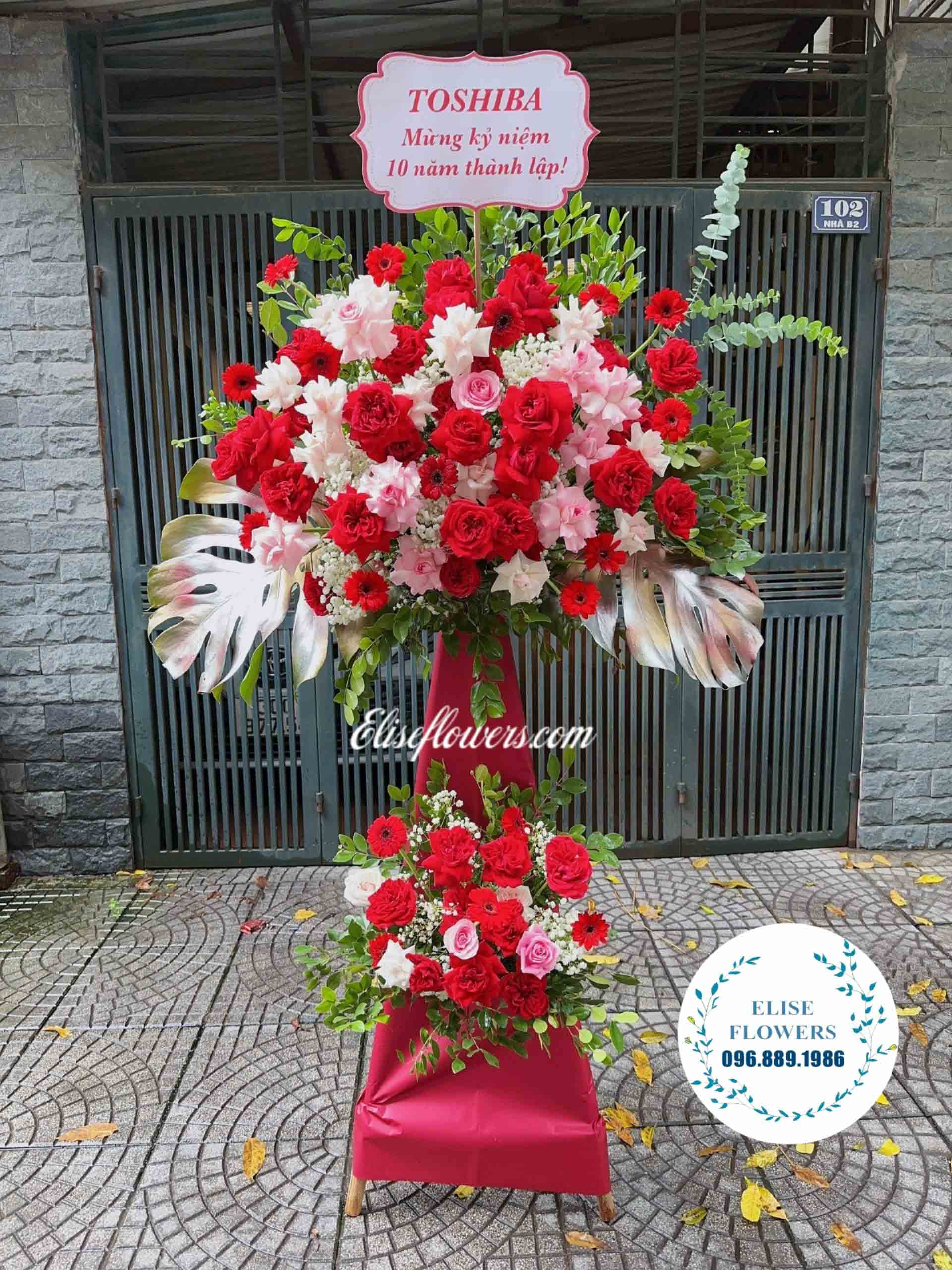 Ke-hoa-2-tang-chuc-mung-sinh-nhat-cong-ty-cao-cap-Dien-hoa-sinh-nhat-cong-ty-tai-quan-Hoan-Kiem-Ha-Noi