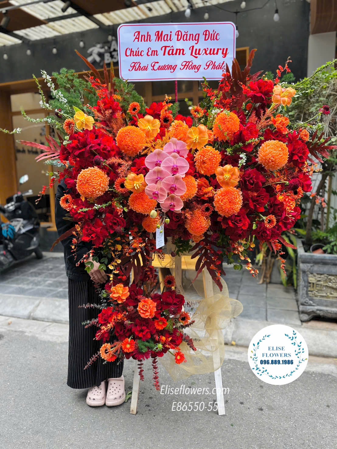 Kệ hoa chúc mừng sự kiện. Hoa sinh nhật công ty cao cấp. Dịch vụ giao kệ hoa nhanh chóng, đảm bảo