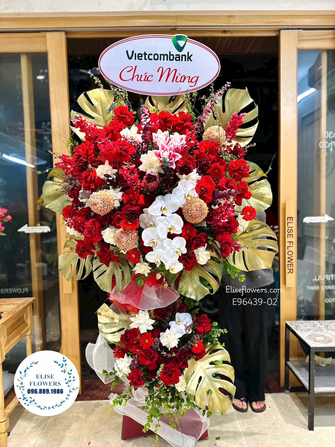 Hoa sự kiện. Kệ hoa tone đỏ cao cấp. Hoa khai trương sang trọng tại Hà Nội