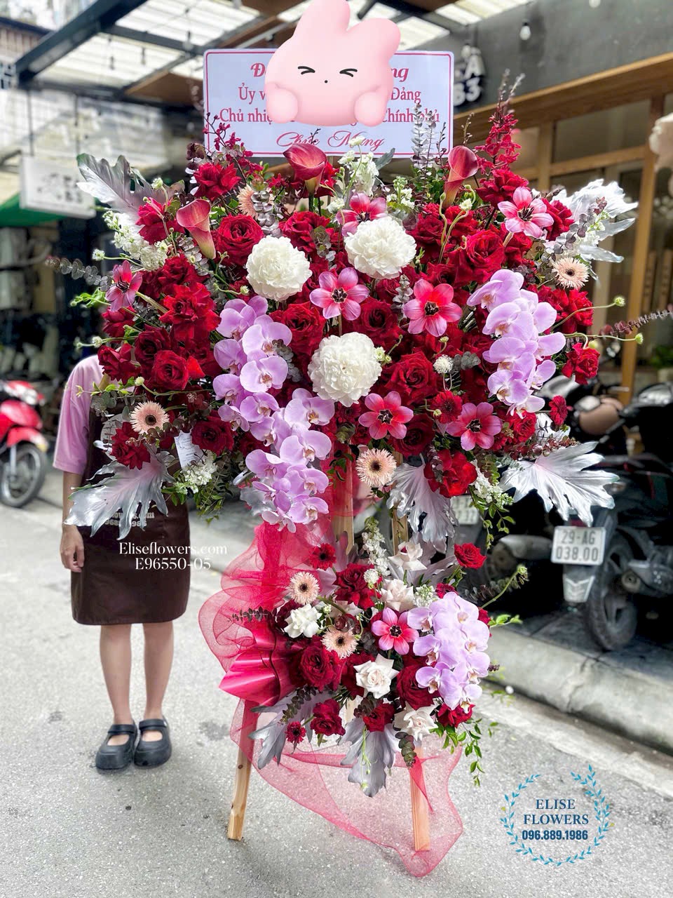 Kệ hoa cao cấp chúc mừng hội nghị, hội thảo. Địa chỉ mua hoa chúc mừng uy tín - Eliseflowers 