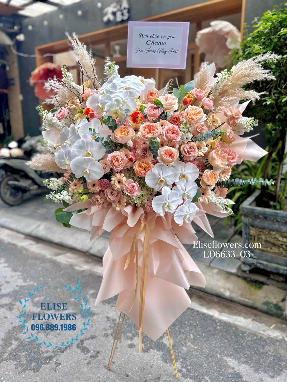 Kệ hoa khai trương thiết kế hiện đại ở Thanh Xuân. Shop hoa khai trương Hà Nội - Eliseflowers