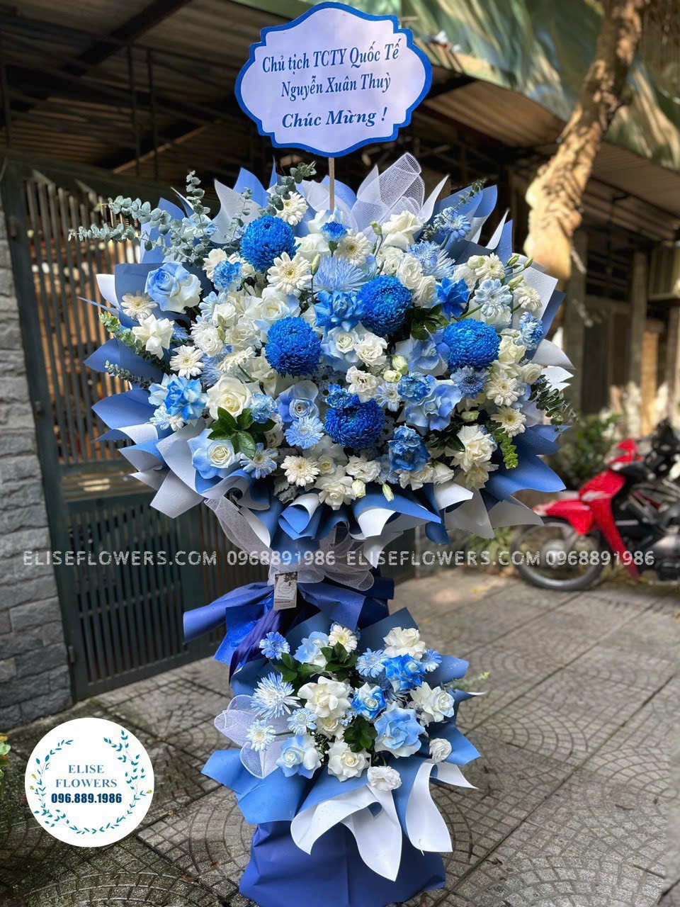 Kệ hoa xanh dương cao cấp tại quận Hoàng Mai, Hai Bà Trưng - Điện hoa khai trương đẹp ở Hà Nội