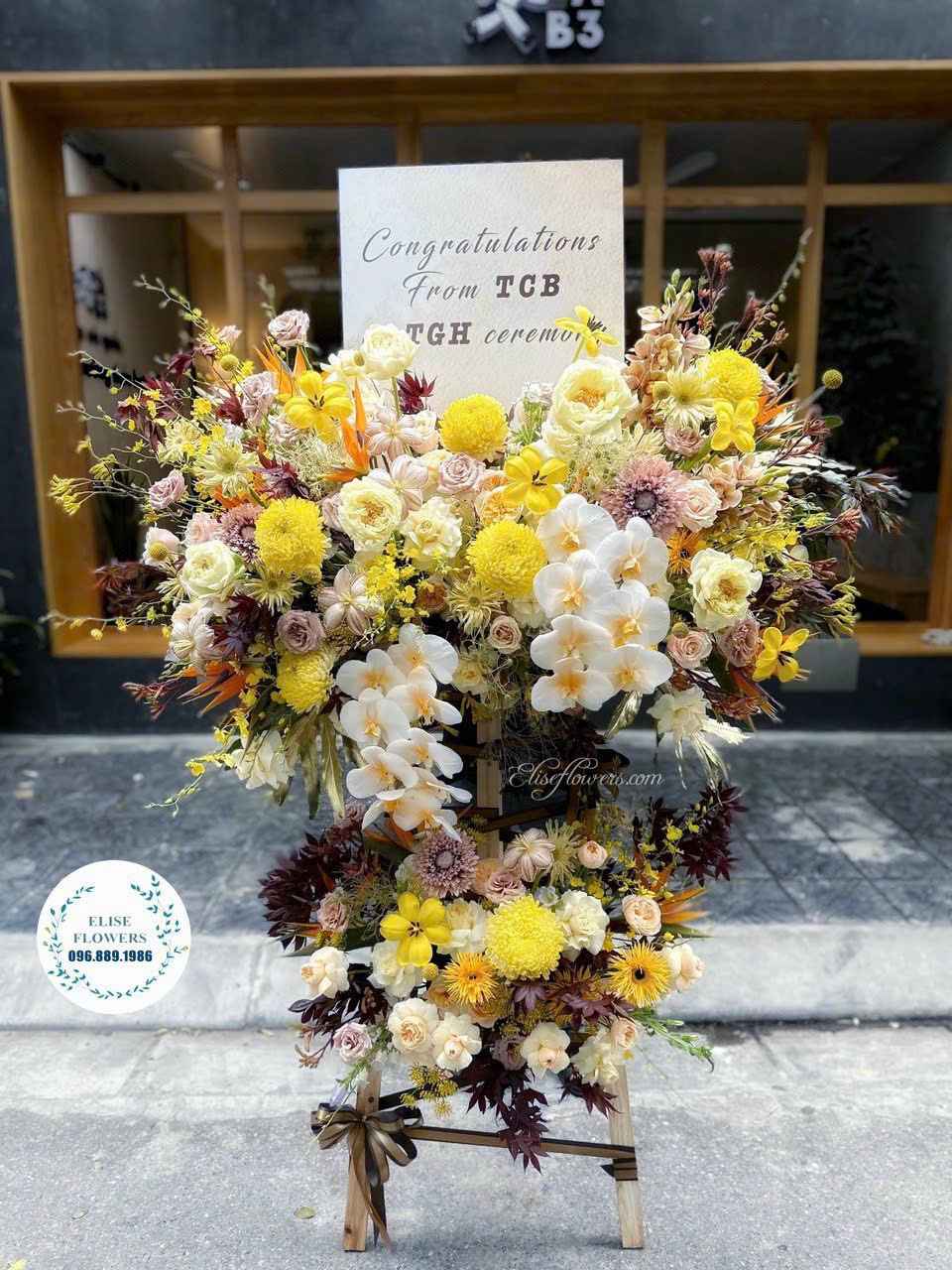 Ke-hoa-khai-truong-cao-cap-o-Ha-Noi-Dich-vu-dat-hoa-khai-truong-online