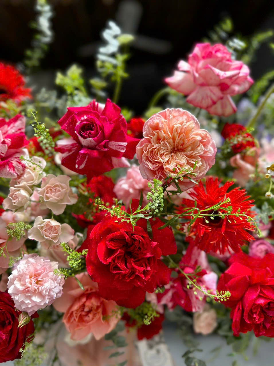 Hình ảnh kệ hoa mini màu đỏ tinh tế | Điện hoa chúc mừng khai trương ở Hà Nội