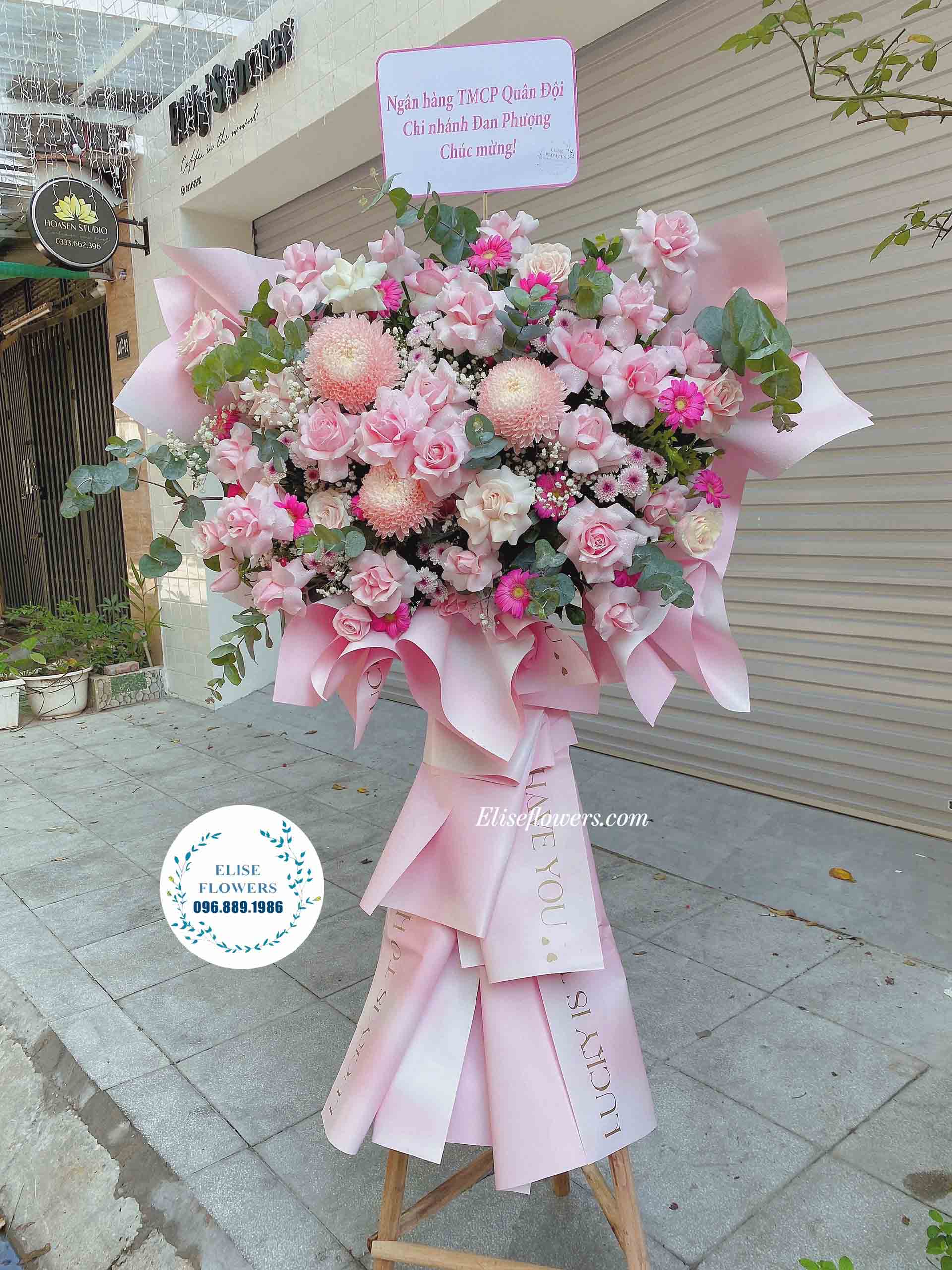Kệ hoa màu hồng chúc mừng sự kiện | Kệ hoa tươi nhập khẩu Hà Nội