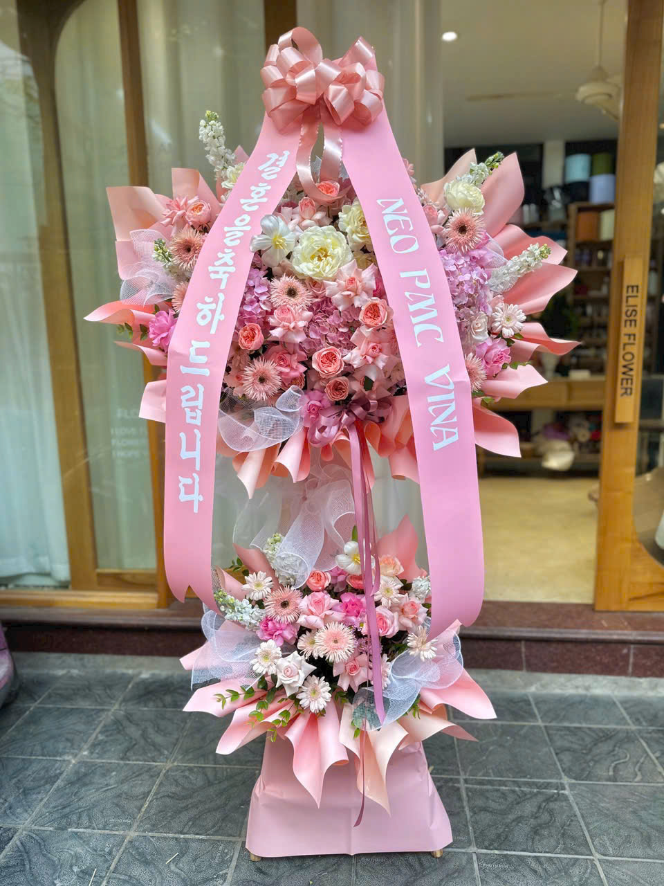 Điện kệ hoa chúc mừng đám cưới ở Hà Nội. Giao hoa chúc mừng đám cưới tại Hà Nội