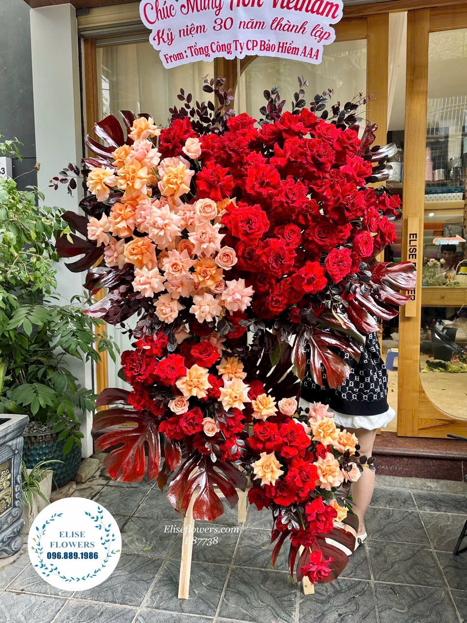 Hoa kỉ niệm thành lập công ty sang trọng ở Hà Nội. Điện hoa tươi Eliseflowers