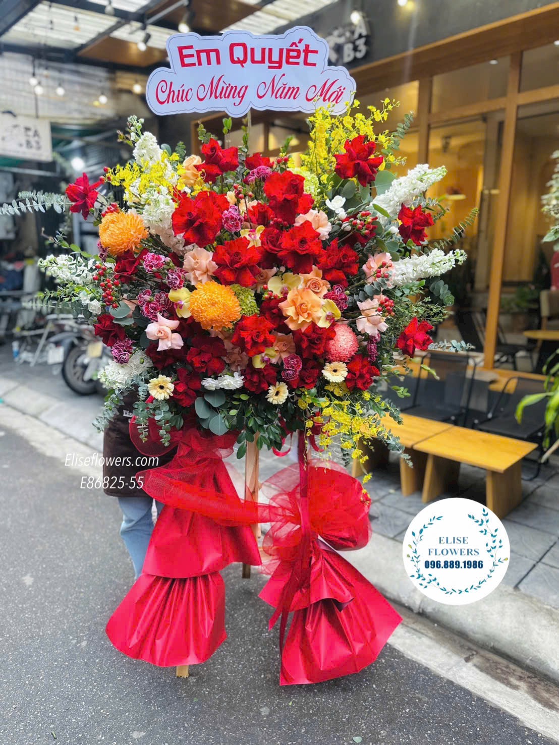 Kệ hoa chúc mừng năm mới. Hoa chúc mừng year end party sang trọng, cao cấp