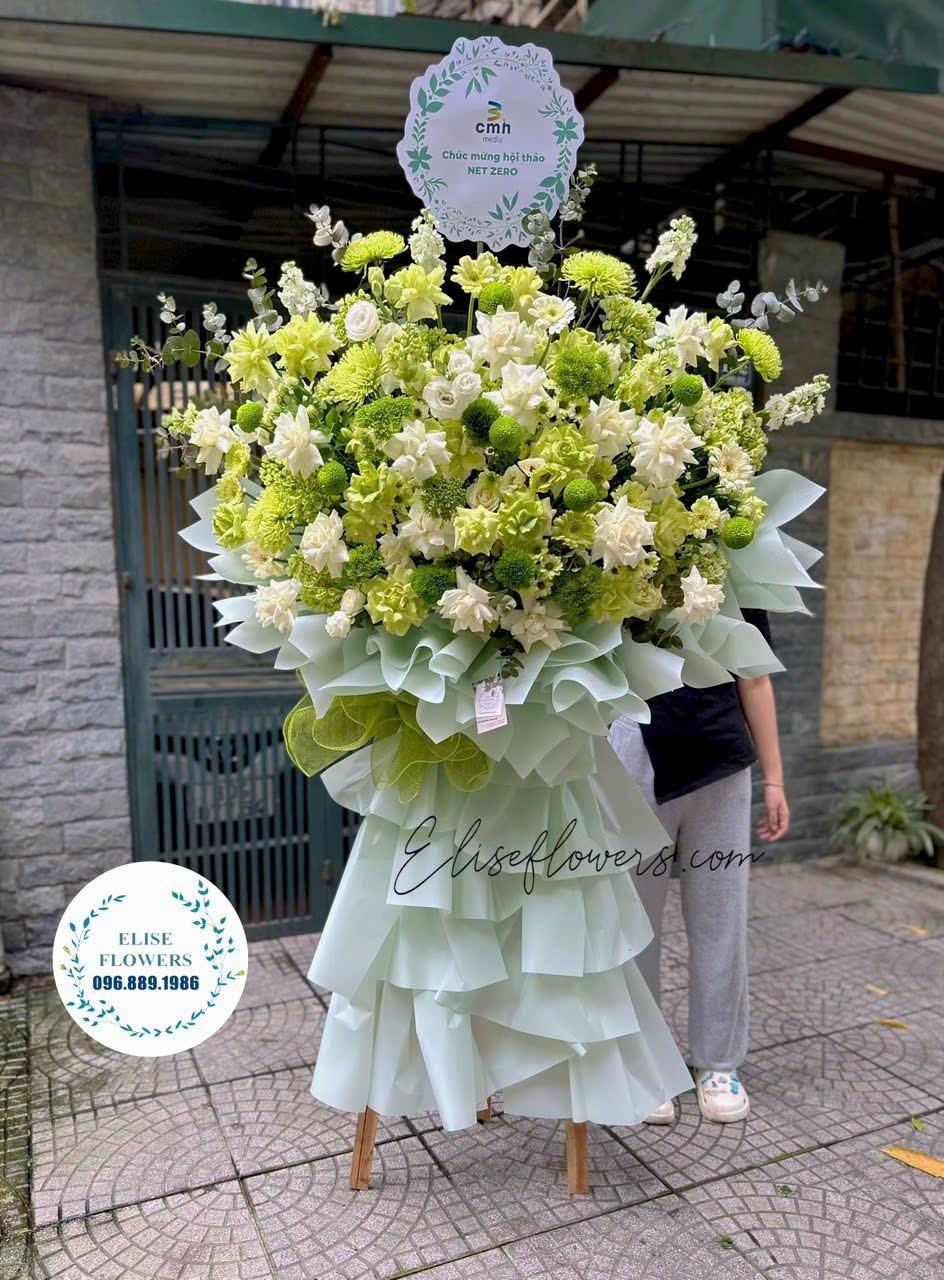 Kệ hoa khai trương màu xanh lá tươi mới | Điện hoa chúc mừng khai trương ở quận Hoàn Kiếm