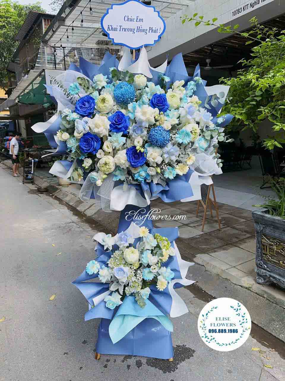 Kệ hoa 2 tầng màu xanh dương cao cấp | Kệ hoa chúc mừng khai trương tại quận Đống Đa - Hà Nội