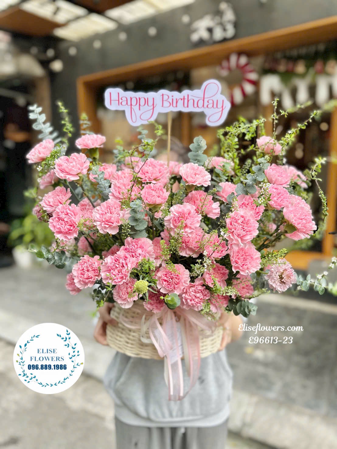 Lẵng cẩm chướng hồng tinh tế tặng thầy cô, giáo viên nhân ngày 20/11. Eliseflowers - Shop hoa tươi Hà Nội