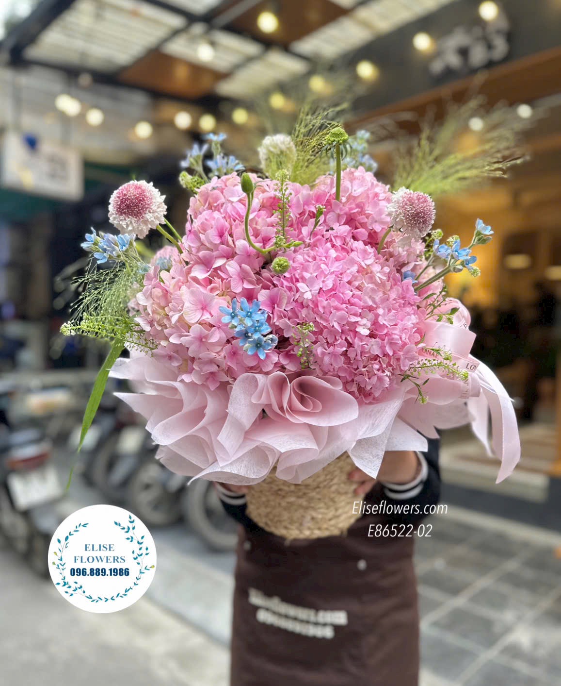 Hoa valentine Hà Nội. Lẵng hoa cẩm tú cầu tinh tế tặng người yêu dịp 14/2