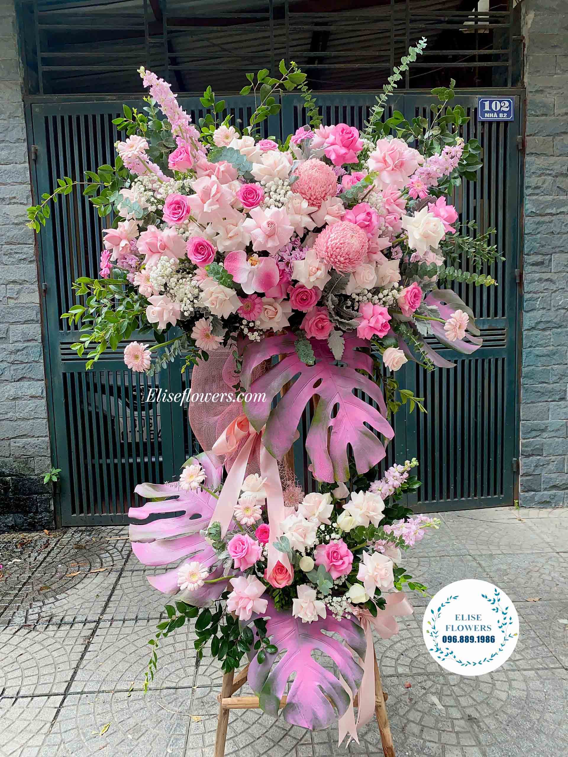 Lẵng cây hoa chúc mừng khai trương, hoa chúc mừng hội nghị, hội thảo, sụ kiện màu hồng đẹp ở cầu giấy, hà nội