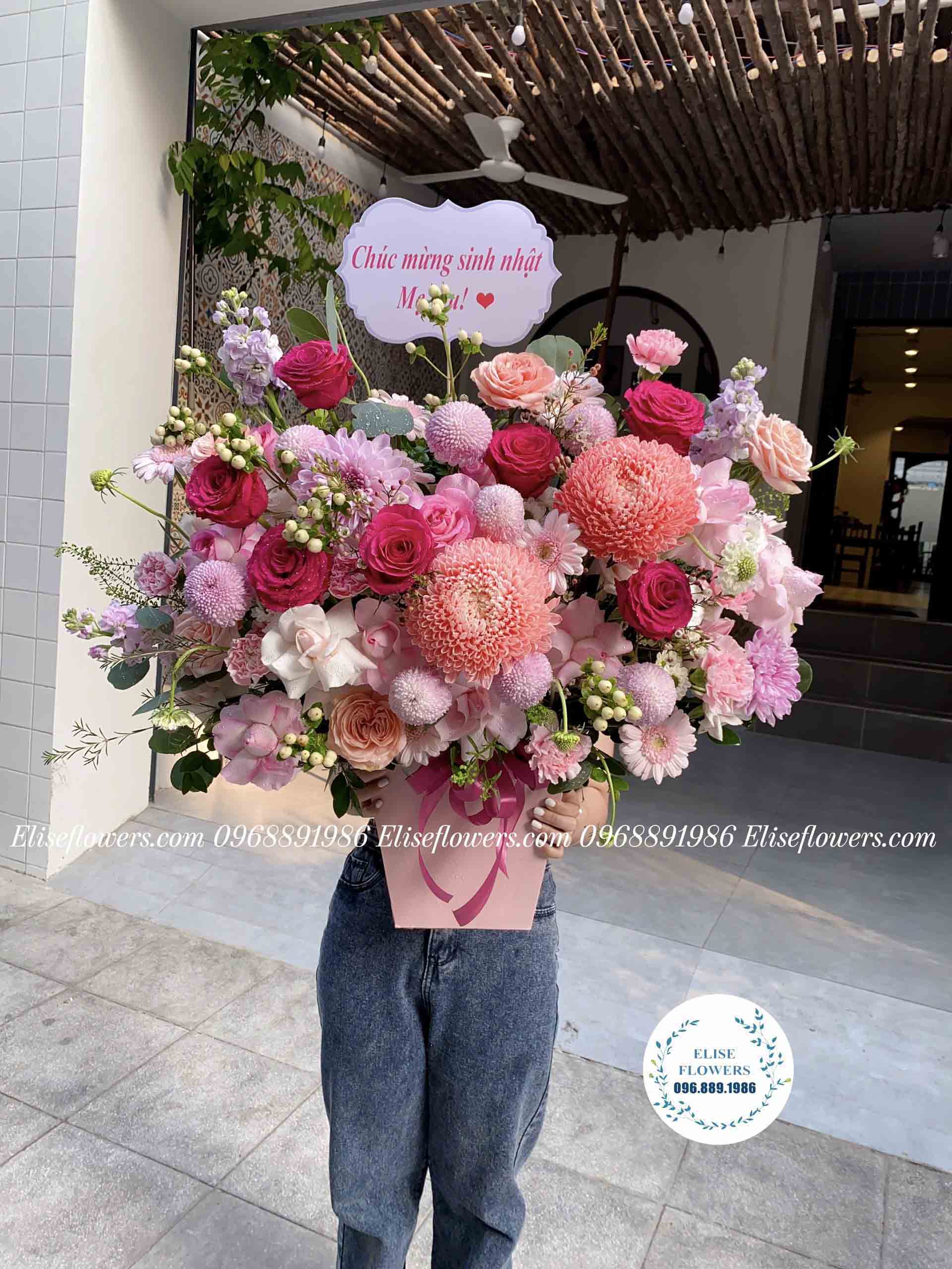 Lẵng hoa chúc mừng sinh nhất sếp nữ tinh tế, sang trọng | Lẵng hoa sinh nhật sếp  đẹp ở Cầu Giấy - Hà Nội