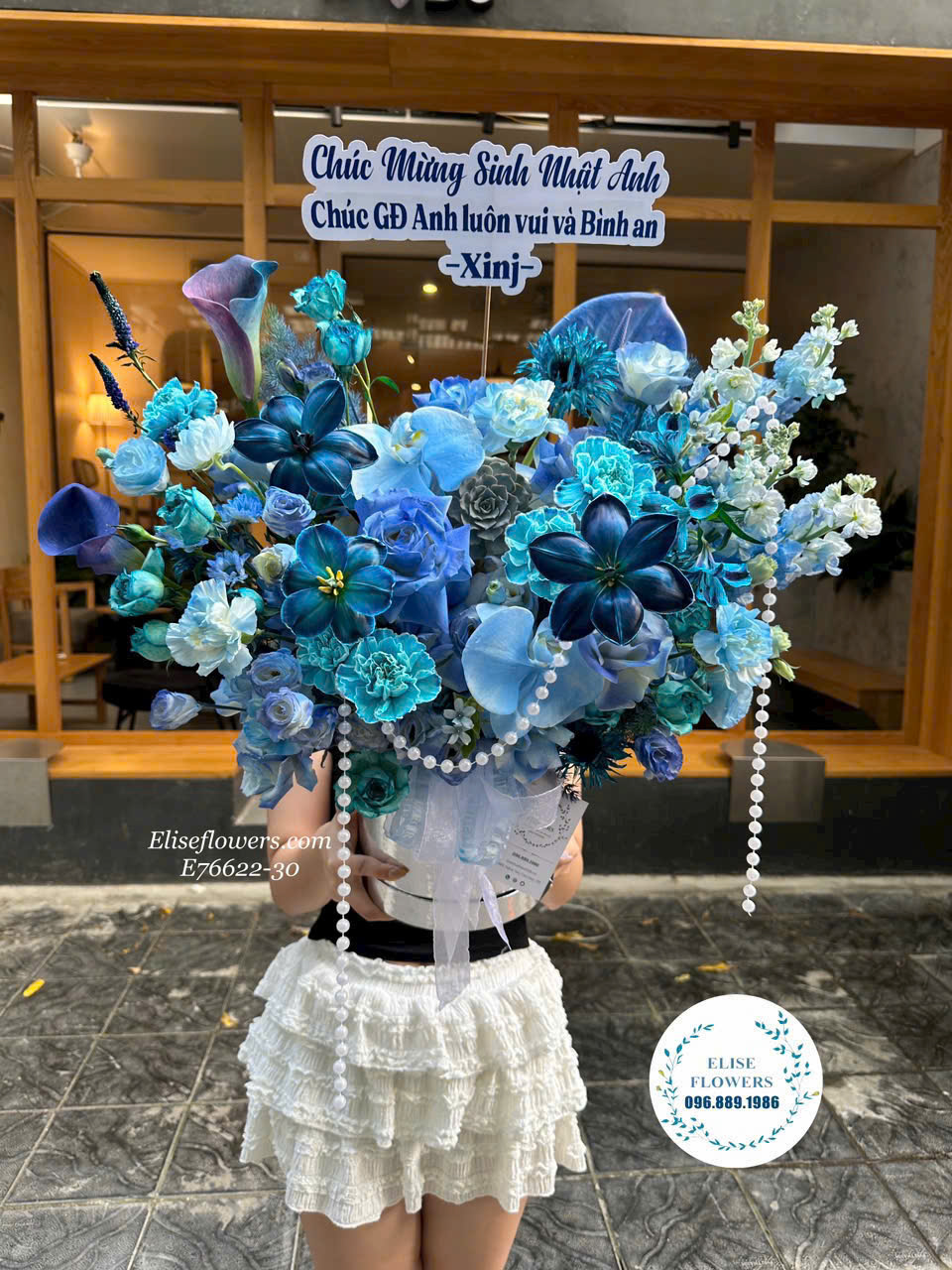 Dịch vụ đặt mua hộp hoa tặng 20-10. Giao hoa 20-10 tận nơi nhanh chóng