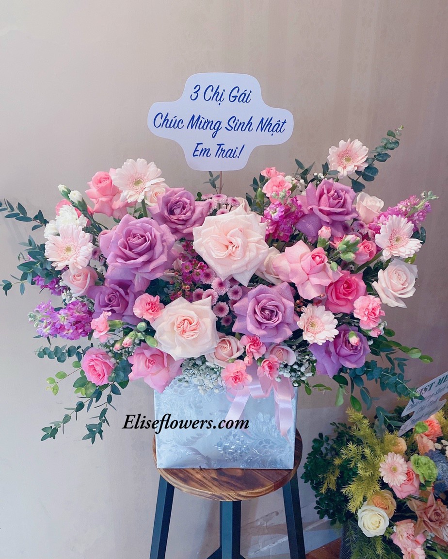 Hoa chúc mừng kỉ niệm ngày cưới cao cấp. Shop hoa chúc mừng cao cấp ở Hà Nội