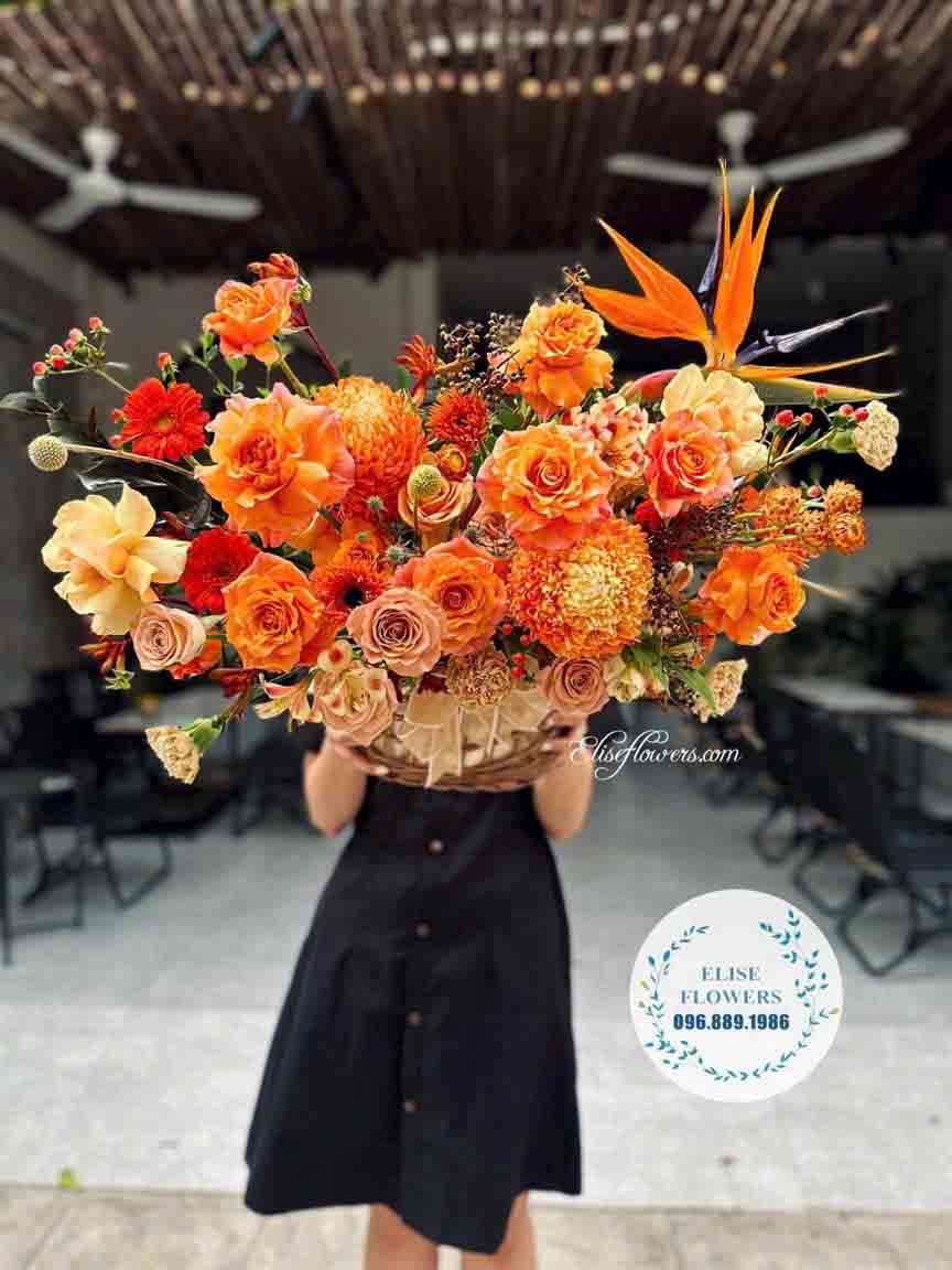Lẵng hoa để bàn màu cam cháy sang trọng | Lẵng hoa tươi chúc mừng sinh nhật chồng yêu | Hoa tặng chồng yêu 