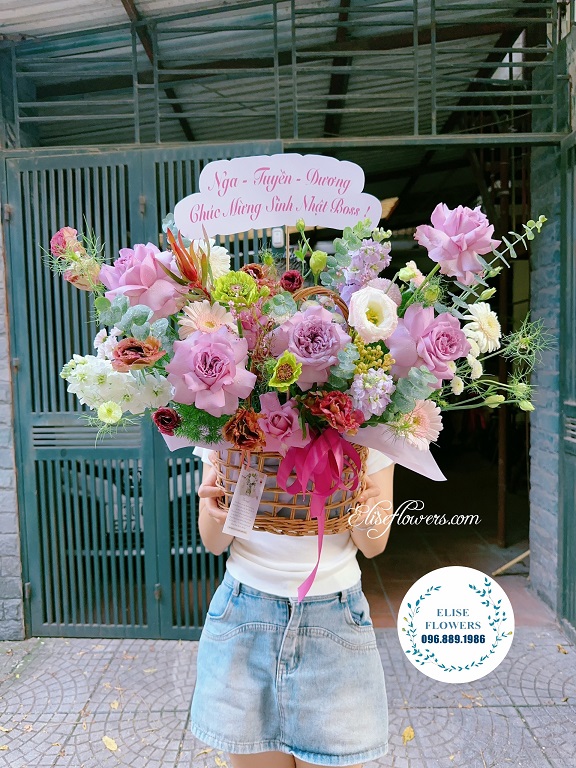 Lẵng hoa màu tím tặng sinh nhật. Hoa sinh nhật màu tím đẹp ở Hà Nội. Elise Flowers