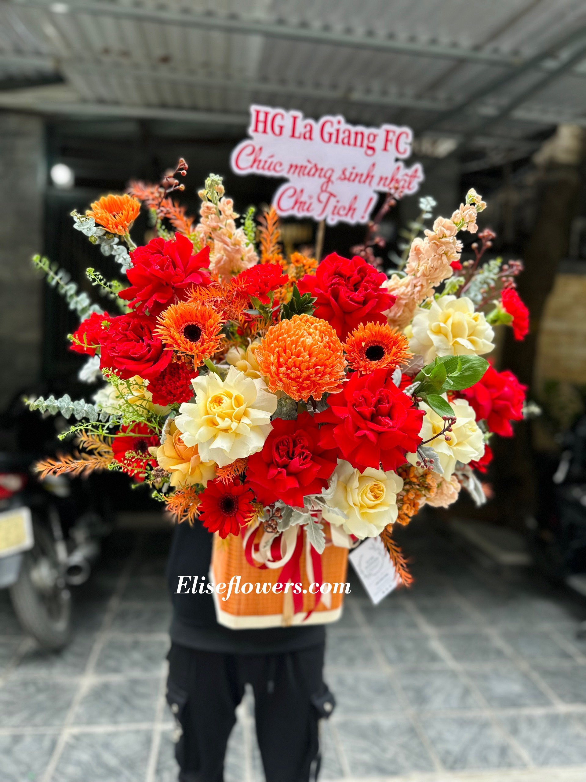 Lang-hoa-tone-do-cam-cao-cap-tai-Ha-Noi-Dich-vu-dat-hoa-sinh-nhat-Sep-quan-Cau-Giay