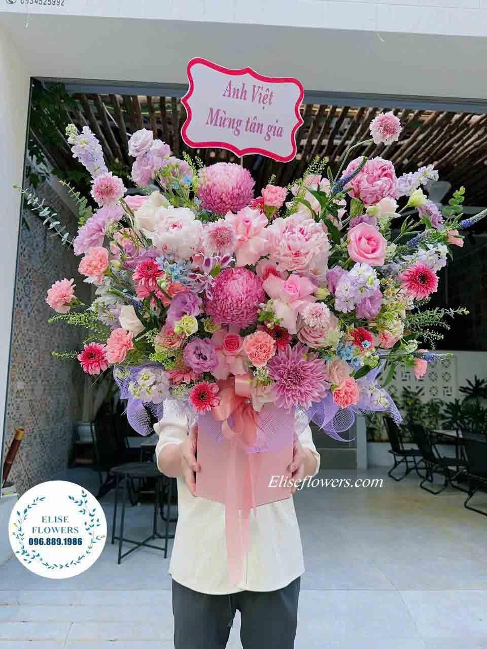 Lẵng hoa màu hồng đẹp sang trọng | Hoa chúc mừng tân gia cao cấp ở quận Đống Đa