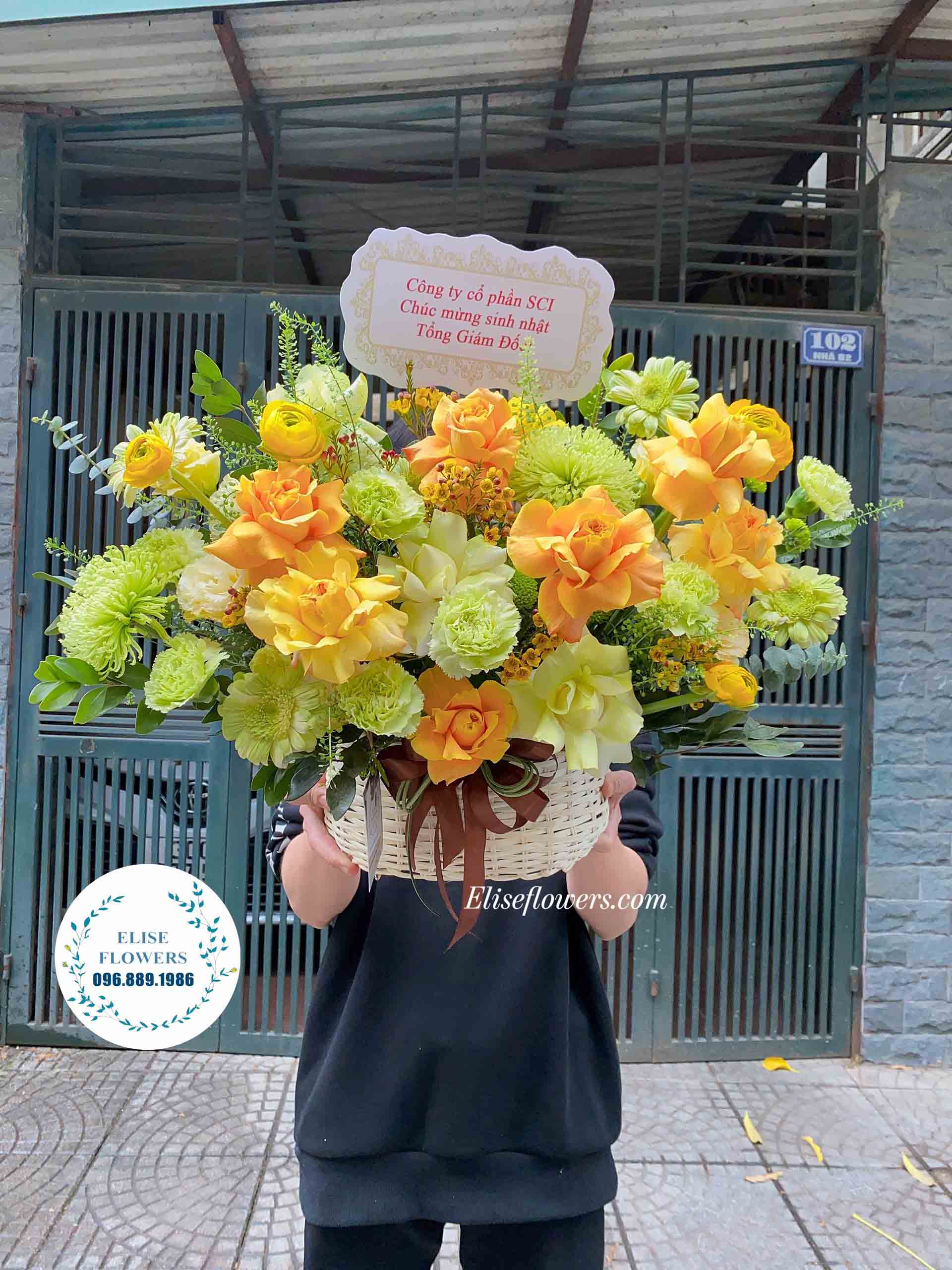 Lẵng hoa chúc mừng lễ tất niên cuối năm | Hoa chúc mừng đẹp tại quận Đống Đa - Hà Nội | Điện hoa uy tín tại Eliseflowers