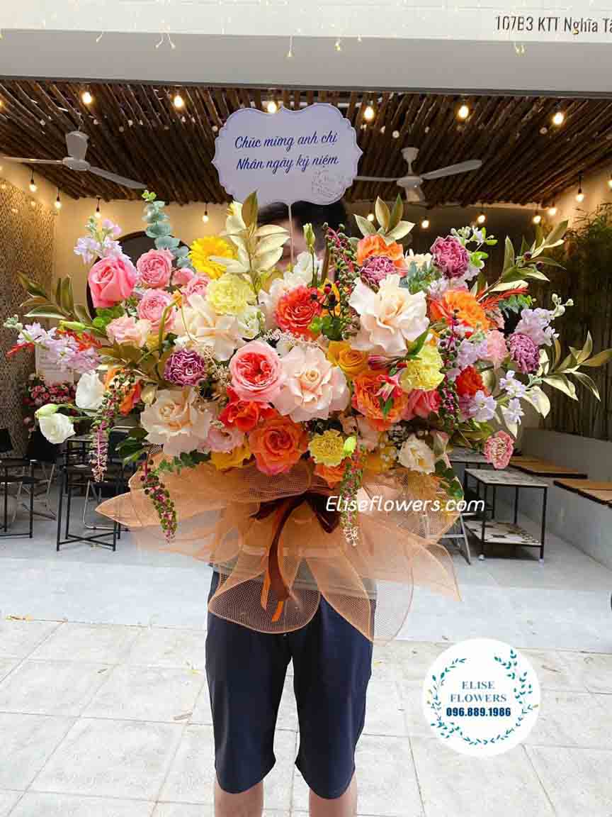 Lẵng hoa để bàn đẹp chúc mừng kỉ niệm ngày cưới | Hoa kỉ niệm ngày cưới đẹp tại quận Đống Đa