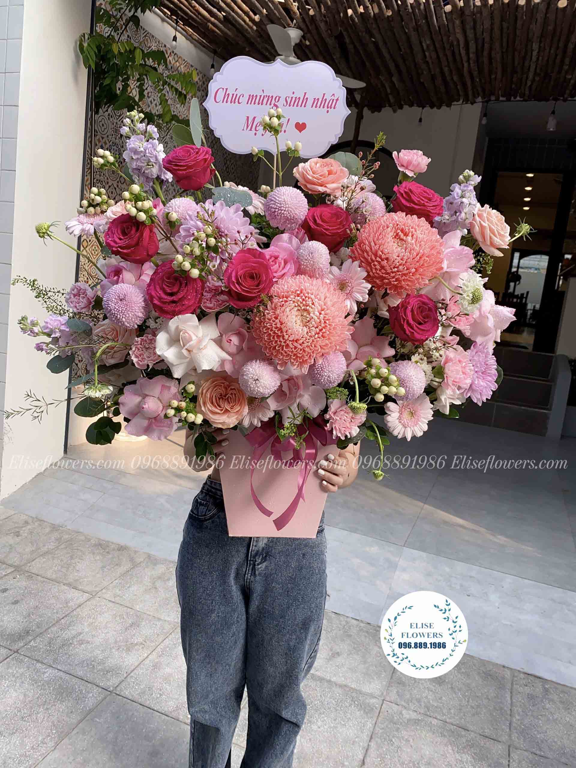 Lẵng hoa sinh nhật màu hồng cao cấp tại Eliseflowers.com
