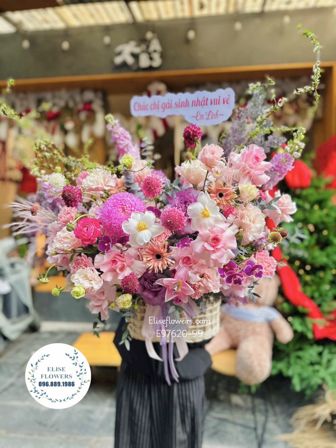 Hoa sinh nhật đẹp. Lẵng hoa tone hồng ngọt ngào tặng sinh nhật chị gái. Địa chỉ đặt hoa uy tín