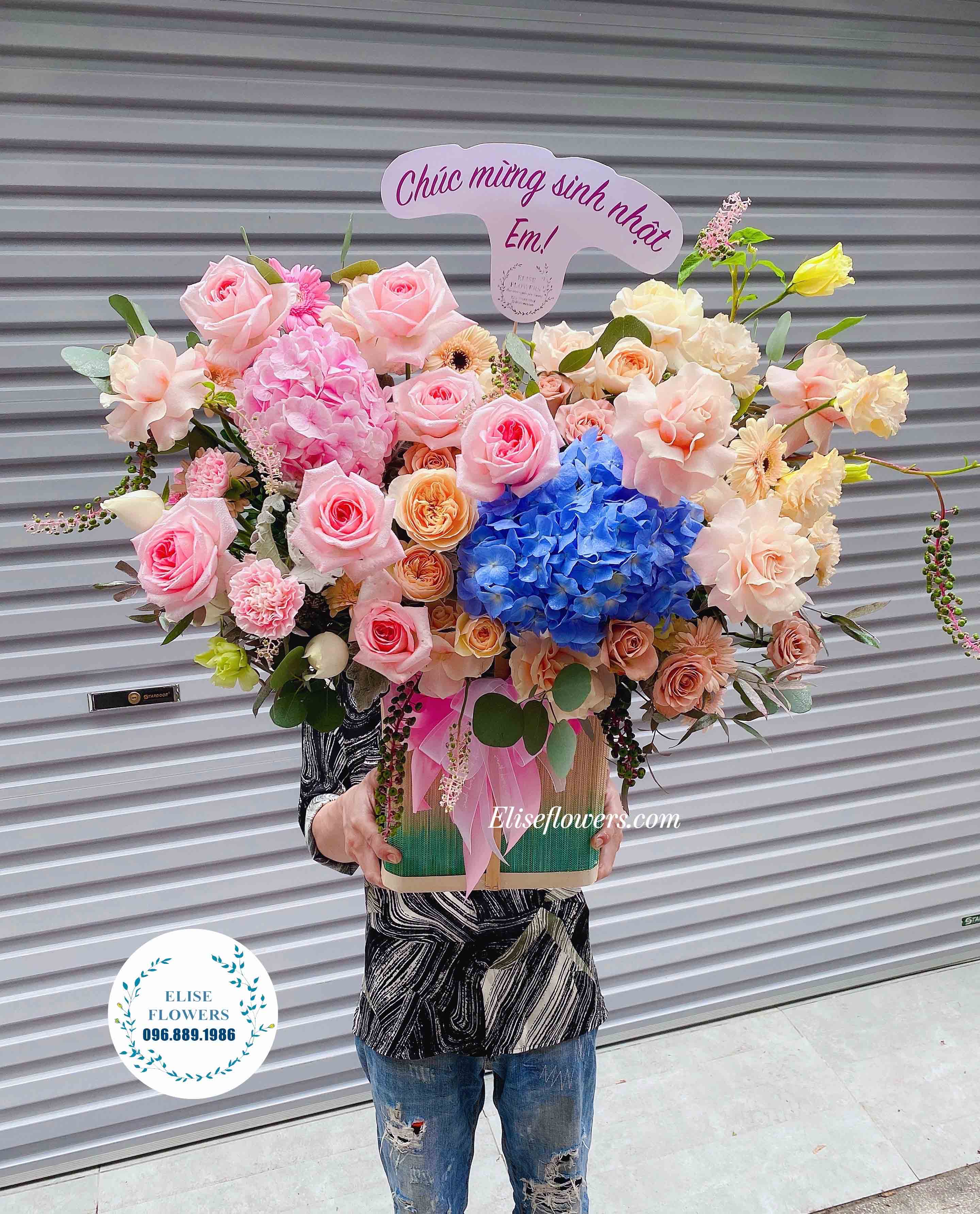 Lẵng hoa sinh nhật đẹp ở Hà Nội - Lẵng hoa chúc mừng sinh nhật cao cấp sang trọng ở Hà Nội