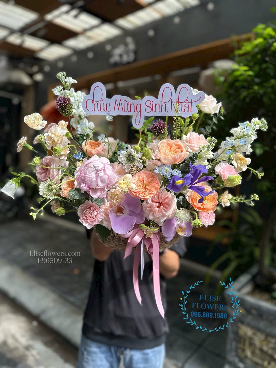 Lẵng hoa sinh nhật tone tím hồng thơ mộng, nhẹ nhàng. Điện hoa Hà Nội Eliseflowers