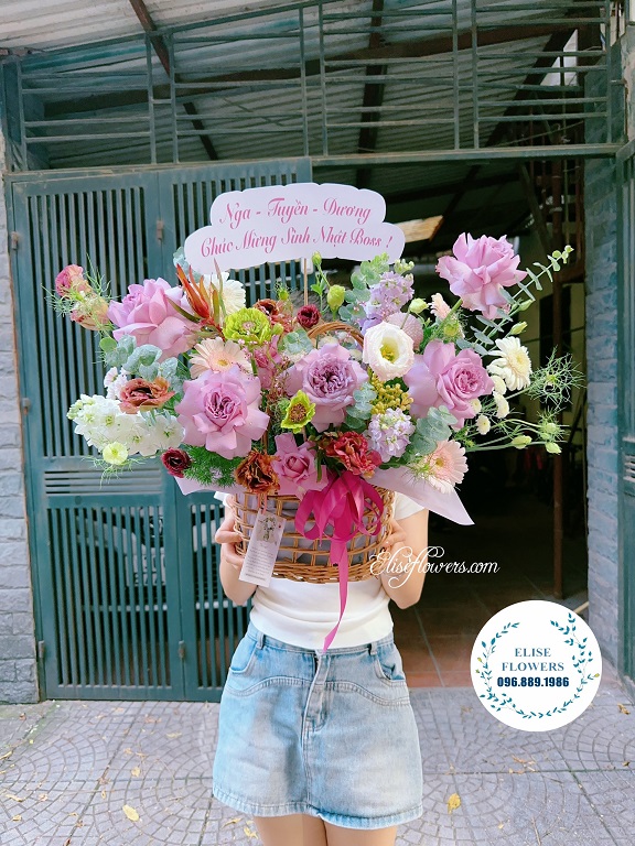 Lẵng hoa chúc mừng sinh nhật mẹ, chị gái, bạn gái, vợ yêu màu tím đẹp. Hoa sinh nhật quận Cầu Giấy, Đống Đa, Ba Đình, Nam Từ Liêm, Bắc Từ Liêm, NGOẠI GIAO ĐOÀN