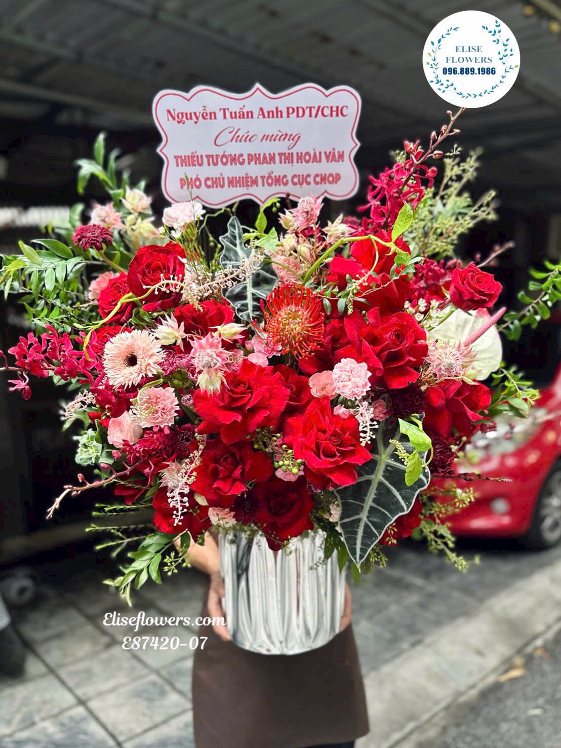 Lẵng hoa khai trương đẹp. Lẵng hoa tone đỏ cao cấp khai trương ở Hà Đông